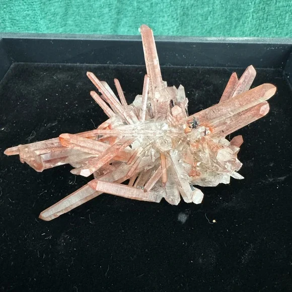 Red Quartz Cluster from Madagascar - Picture 5 of 7